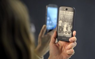 YotaPhone 2 наступает на рынок США