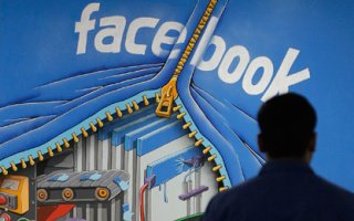 Facebook: нам пришлось следить за пользователями из-за системной ошибки
