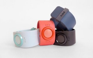 Шведские разработчики выпустили Tinitell - новый браслет с функцией телефона и GPS для слежки за детьми