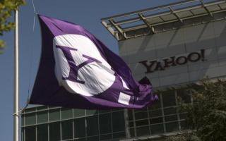 Yahoo уволит в январе 2016 года более тысячи сотрудников