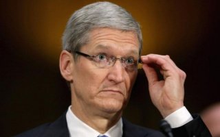 Власти США хотят получить доступ еще к 12 iPhone, но Apple против