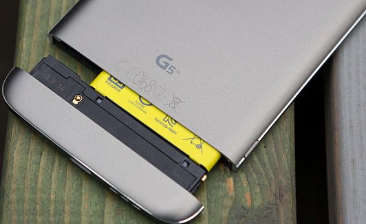 LG представила в РФ облегченную версию флагманского смартфона G5