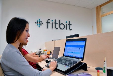У Fitbit возникли проблемы с продажами фирменных носимых устройств