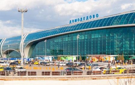 Современная парковка при поездке в аэропорт Домодедово